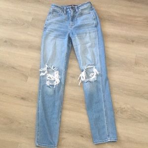 Size 0 Long, Light Wash, Holister Jeans